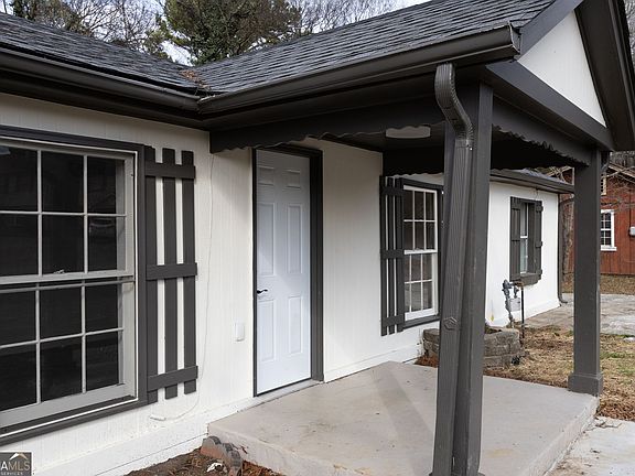 4th image of 24 E Iron Belt Rd