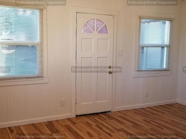 4105-4111 Silverado Trl — Photo 5