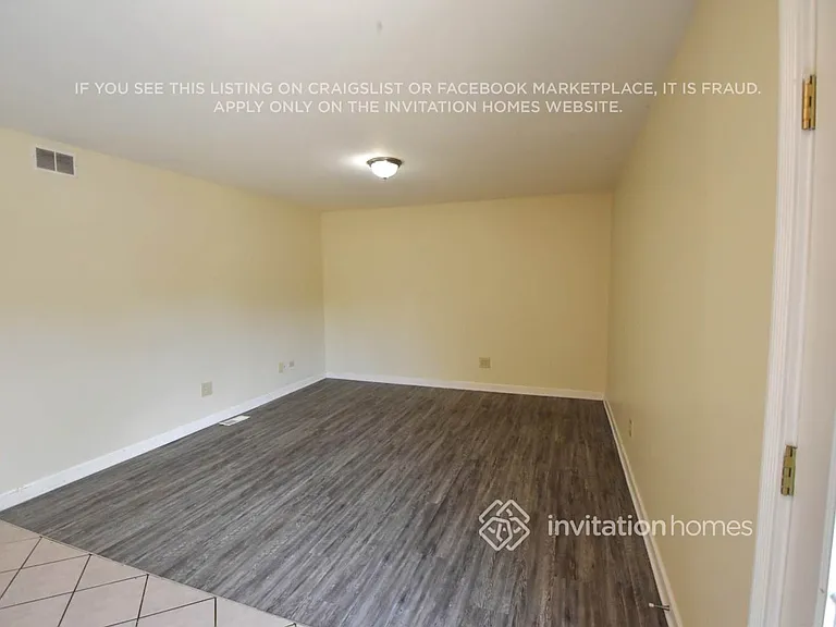 3224 Windsor Ln — Photo 3