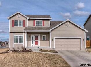 18648 Weir Cir, Omaha, NE 68135