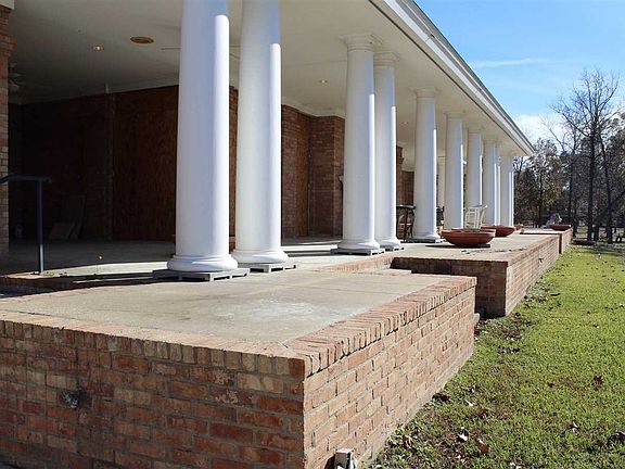 5th image of 1242 E Pineshadows Dr