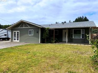3180 Ridgeway Dr, Reedsport, OR 97467