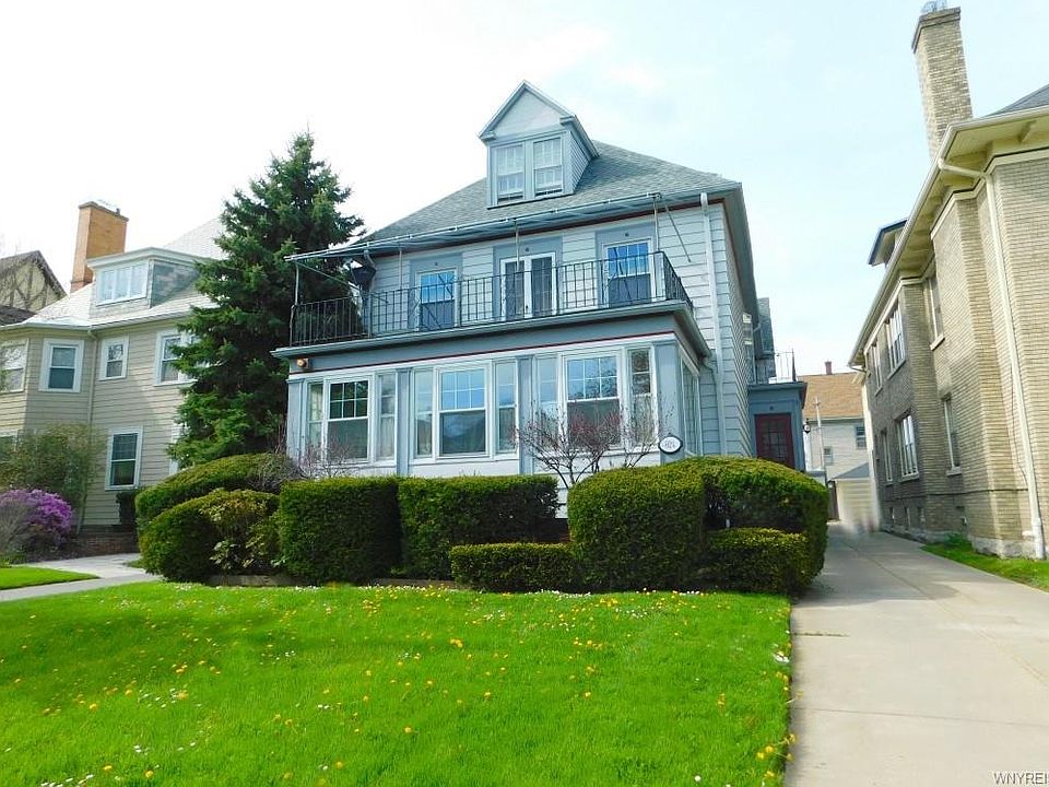 1st image of 624 W Ferry St