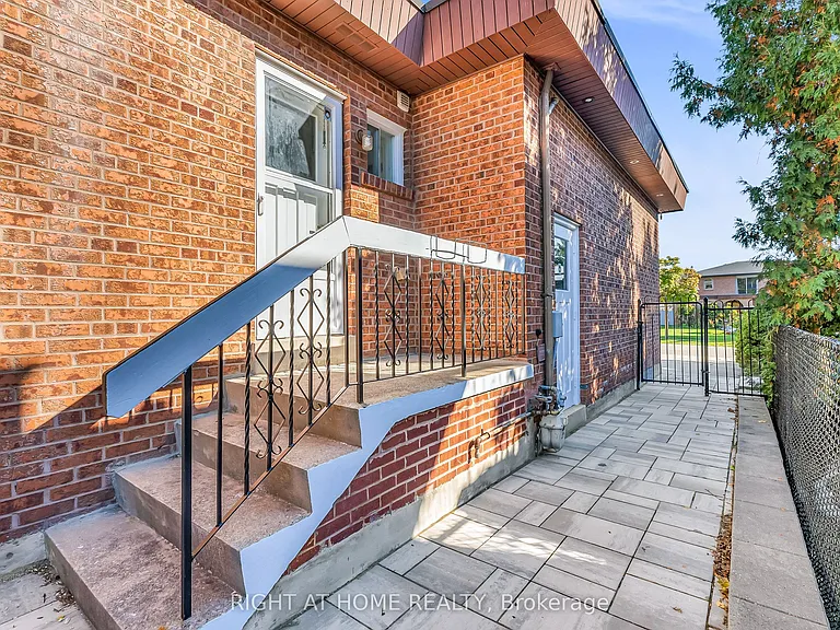 373 Firglen Rdg — Photo 27