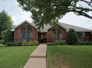 7028 Tameron Trl, Fort Worth, TX 76132