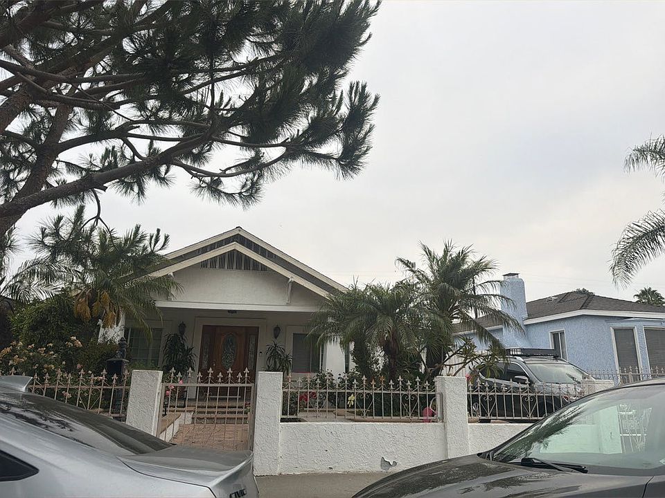 1st image of 445 W Arbutus St