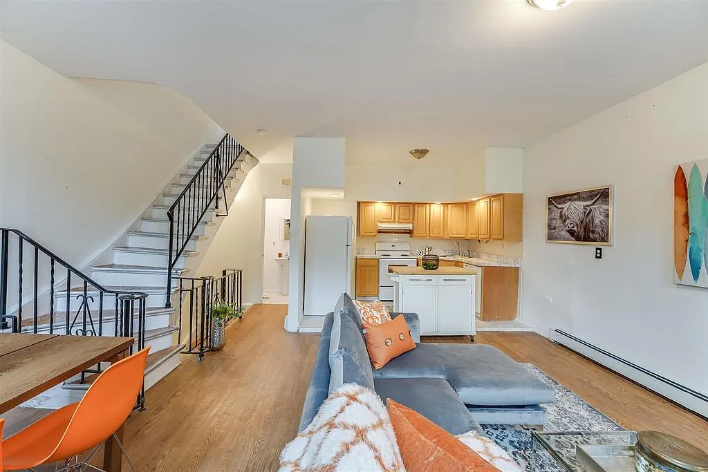 4 bed, 2000 sqft, $8,000 — Photo 4