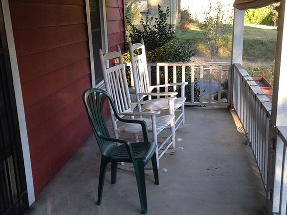 2nd image of 201 Montana Ave