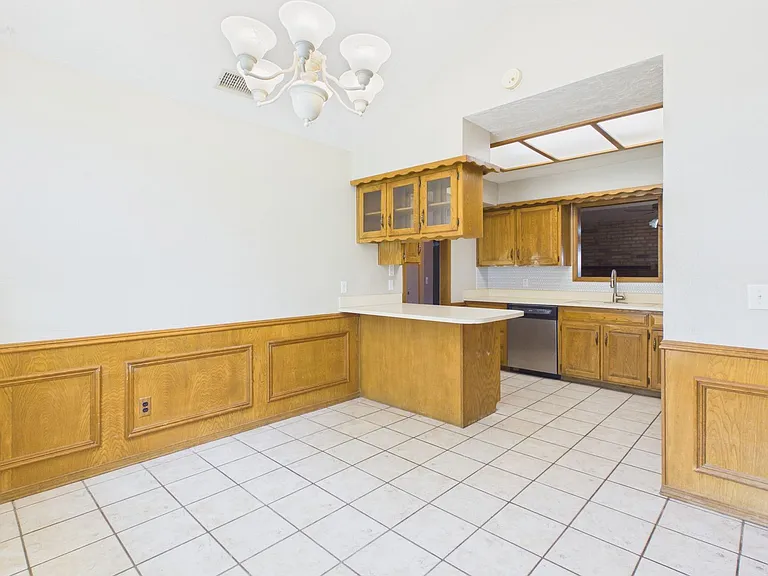 5822 Syracuse Dr — Photo 32