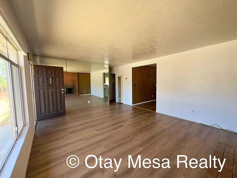 1105 Elder Ave — Photo 3