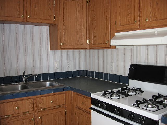 2nd image of 992 S Heights Ln #B