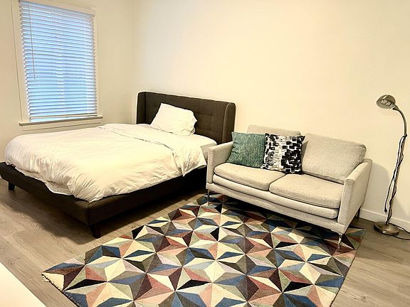 3rd image of 1075 Ofarrell St #1A
