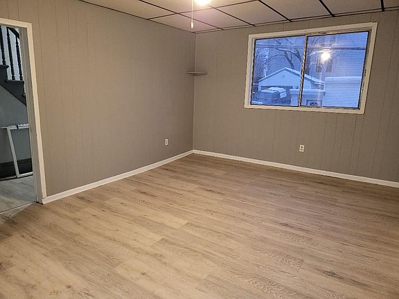 3rd image of 44 Lincoln Ave APT 1