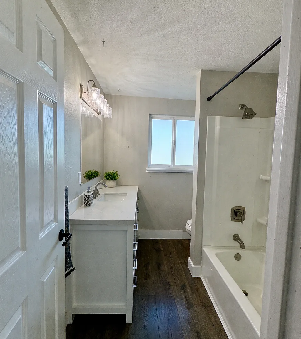 2 bed, 900 sqft, $1,495 — Photo 3