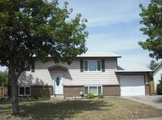 733 Memphis St, Aurora, CO 80011