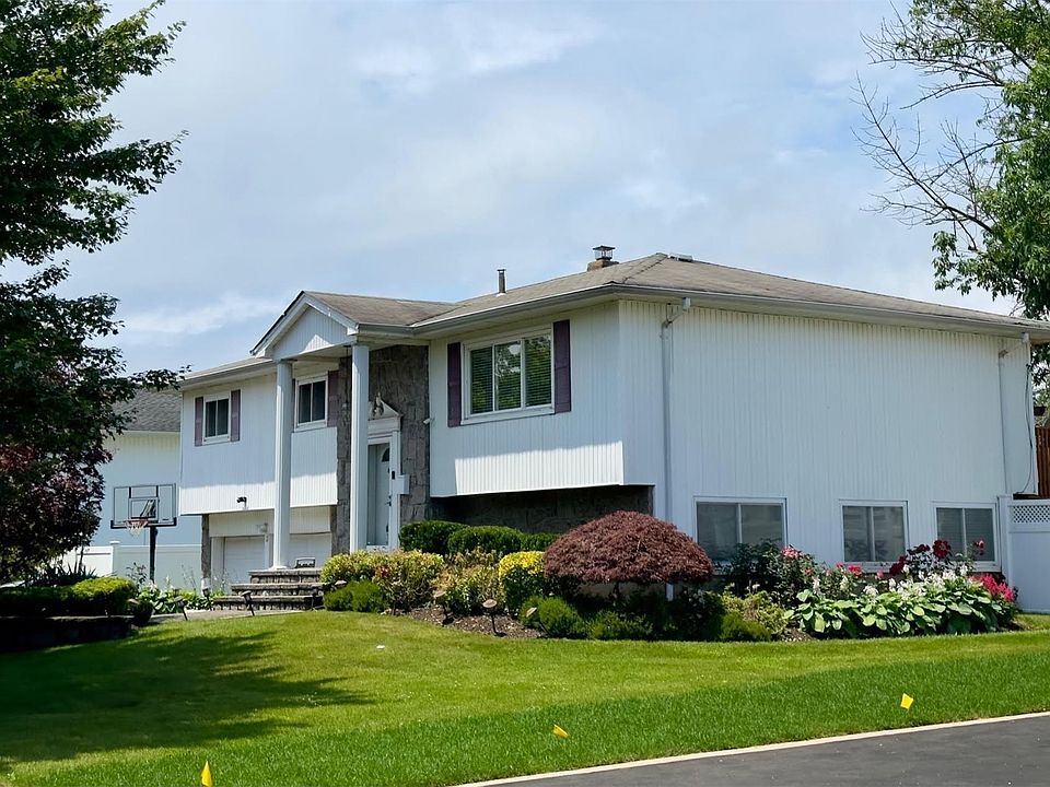 1st image of 12 Rockland Drive