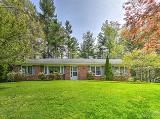 59 W Fox Chase Rd, Asheville, NC 28804