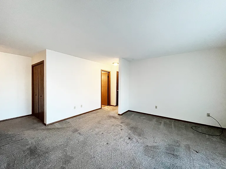 1604 Roe Crest Dr #8 — Photo 17