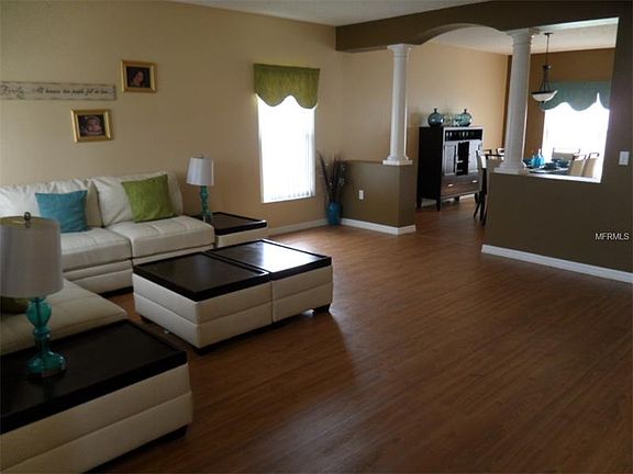 2nd image of 358 Aylesbury Ct