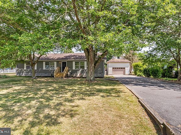 2nd image of 26449 Sandpiper Dr