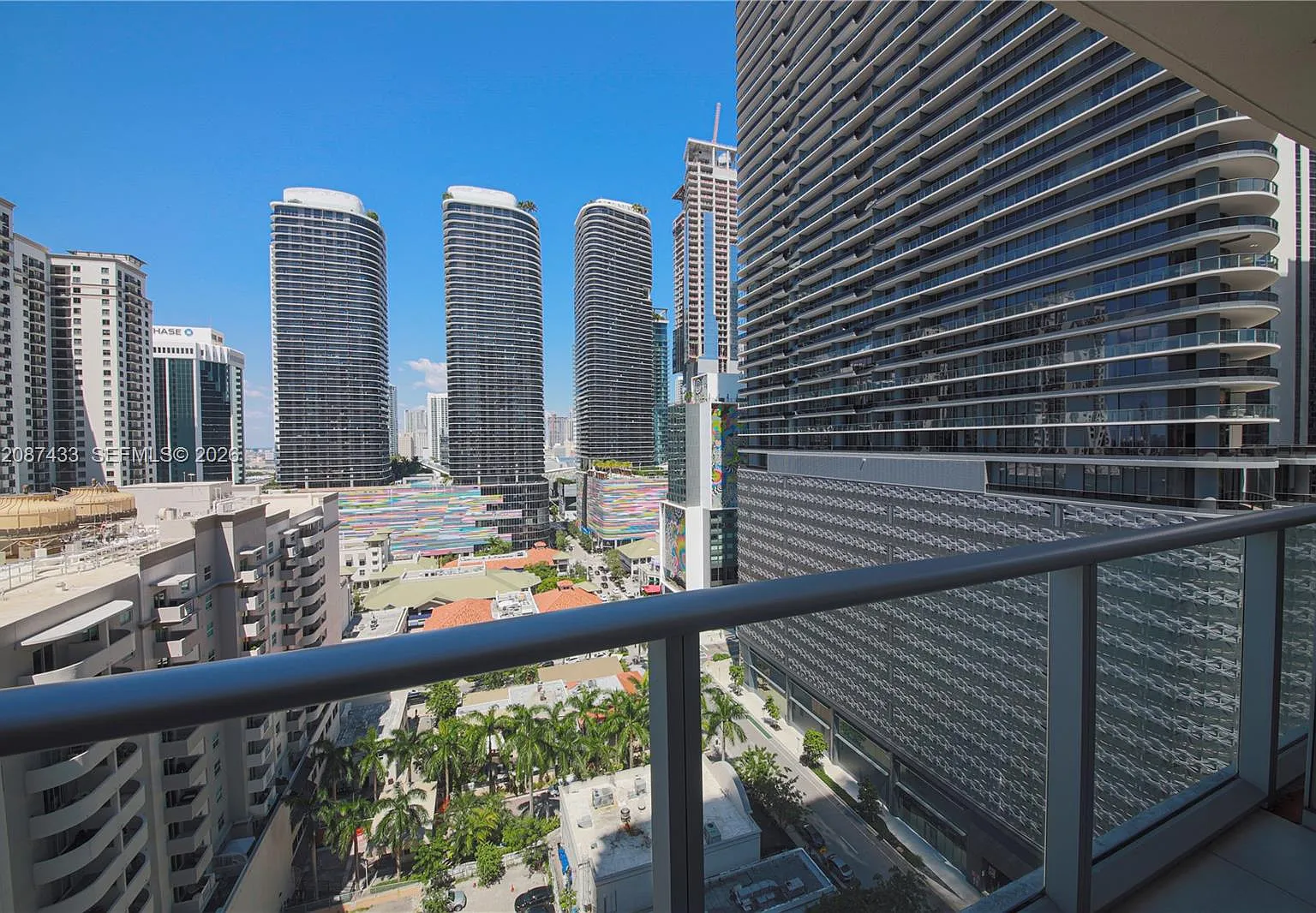 Millecento Residences — Photo 1