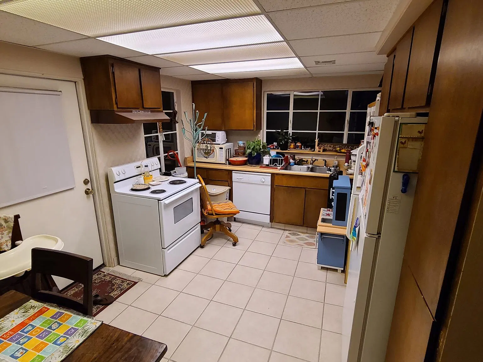 2 bed, 1000 sqft, $2,200 — Photo 2