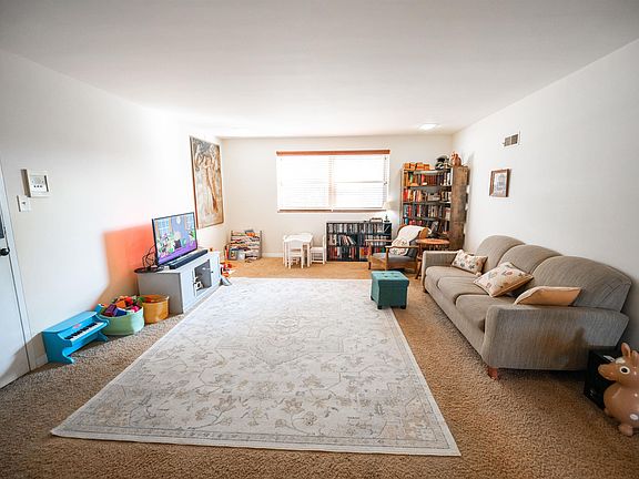 4th image of 612 11th Ave APT 1B
