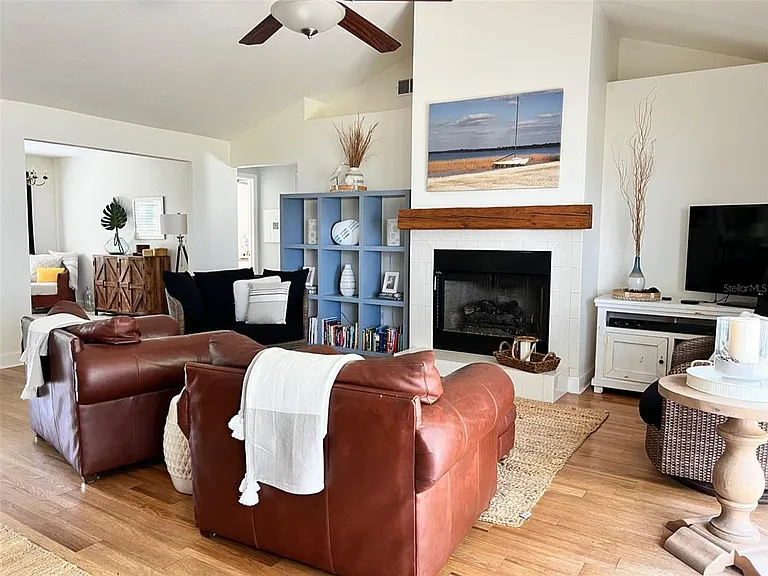12595 SE Sunset Harbor Rd — Photo 8