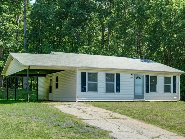 1404 Ballymena Dr, Reidsville, NC 27320