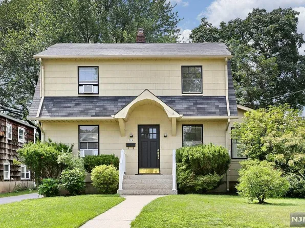 226 Zabriskie Pl, New Milford, NJ 07646