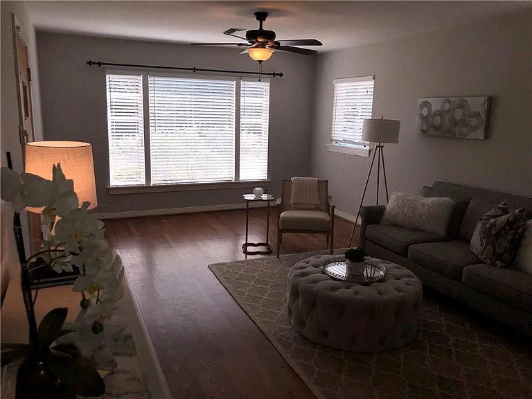 6215 Kenwood Ave — Photo 7