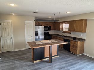 1863 Kingbird Ct, Liberty, MO 64068