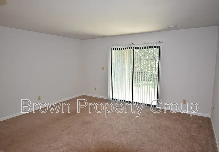 244 Wickford Ct #4 — Photo 3