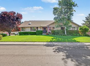 1361 La Loma Dr, Medford, OR 97504