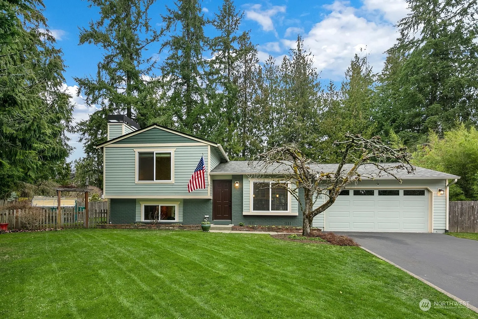 2536 231st Avenue NE photo 1