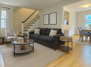 112 Rowe St #1, Auburndale, MA 02466