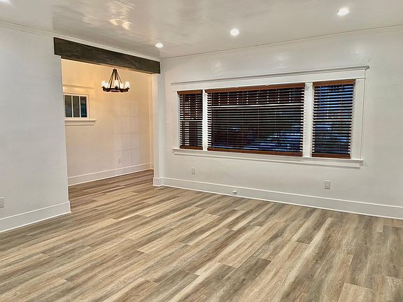 3rd image of 211 Euclid Ave #C
