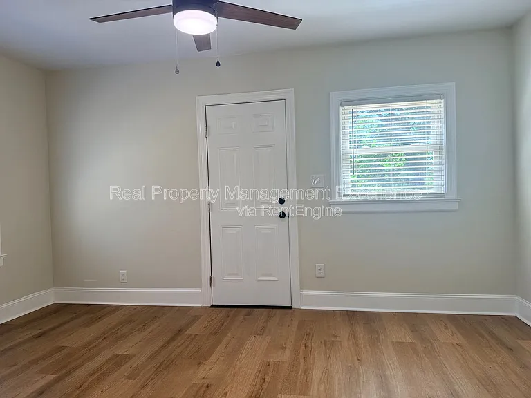 114 E Club Blvd #A — Photo 10