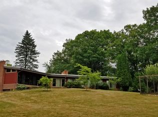 1789 Country Club Rd, Ann Arbor, MI 48105