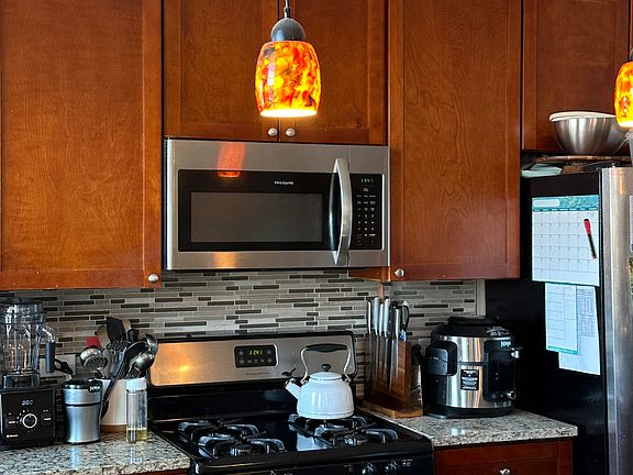 5th image of 2402 N Kedzie Blvd APT 3