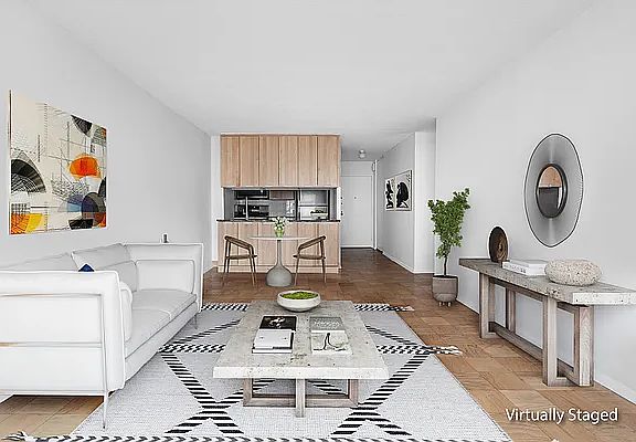 2nd image of 275 W 96th St APT 7B
