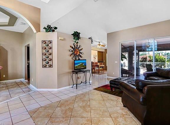5th image of 2315 SW 54th Ln