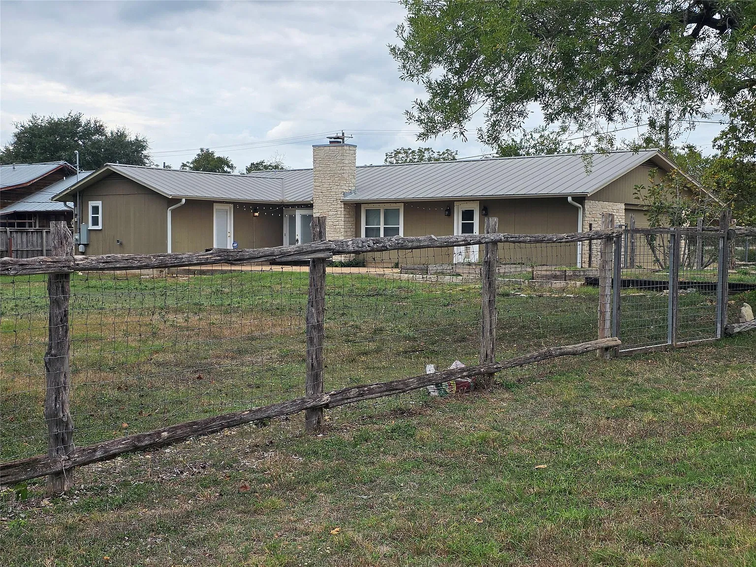 3 bed, 2.0 bath, 1578 sqft, $2,375 — Photo 3