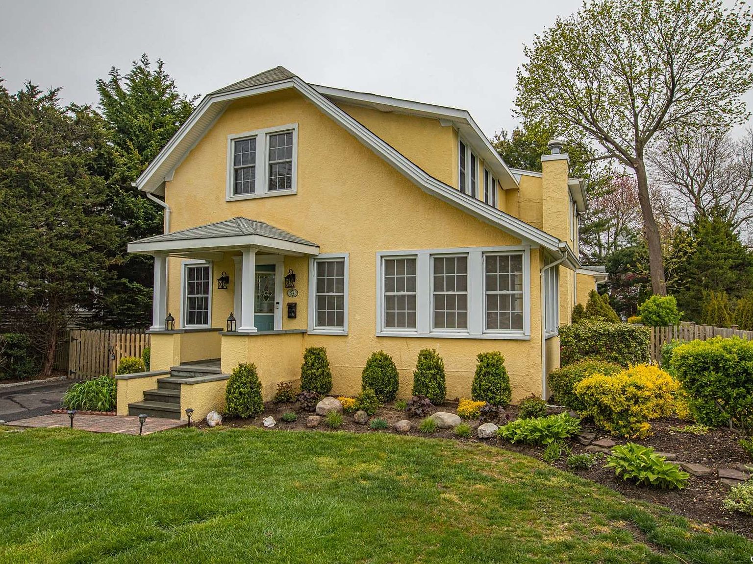 94 Bayway Avenue, Brightwaters, NY 11718 Zillow