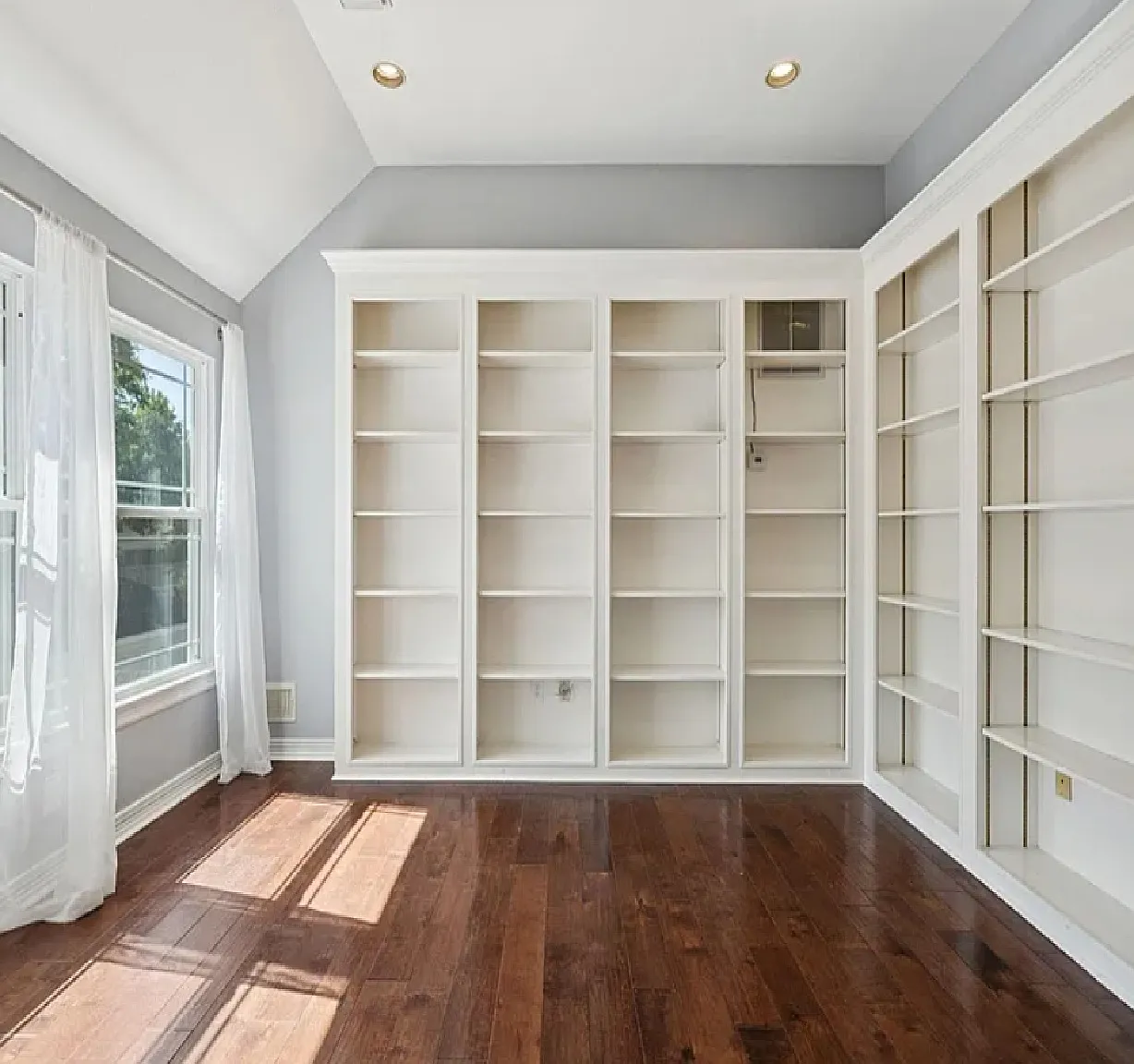 4 bed, 4488 sqft, $4,500 — Photo 4
