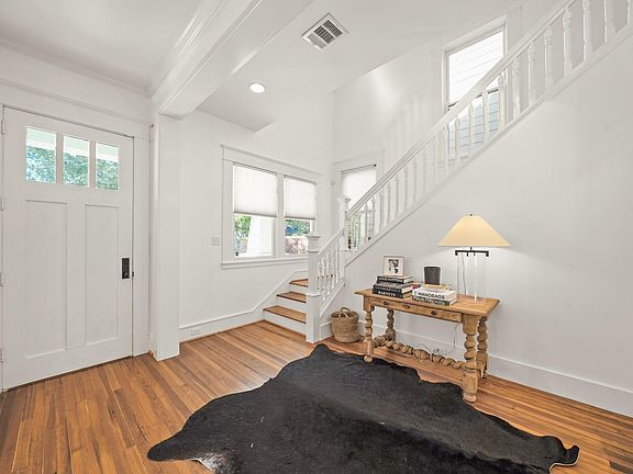 5th image of 1016 Rutland St