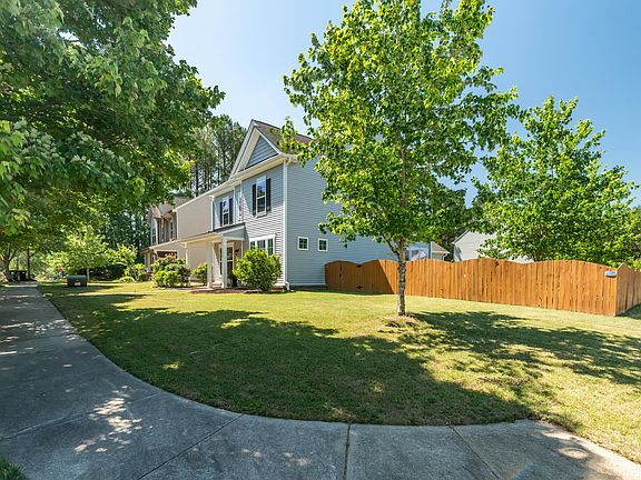 2nd image of 1002 Churchill Glen Blvd