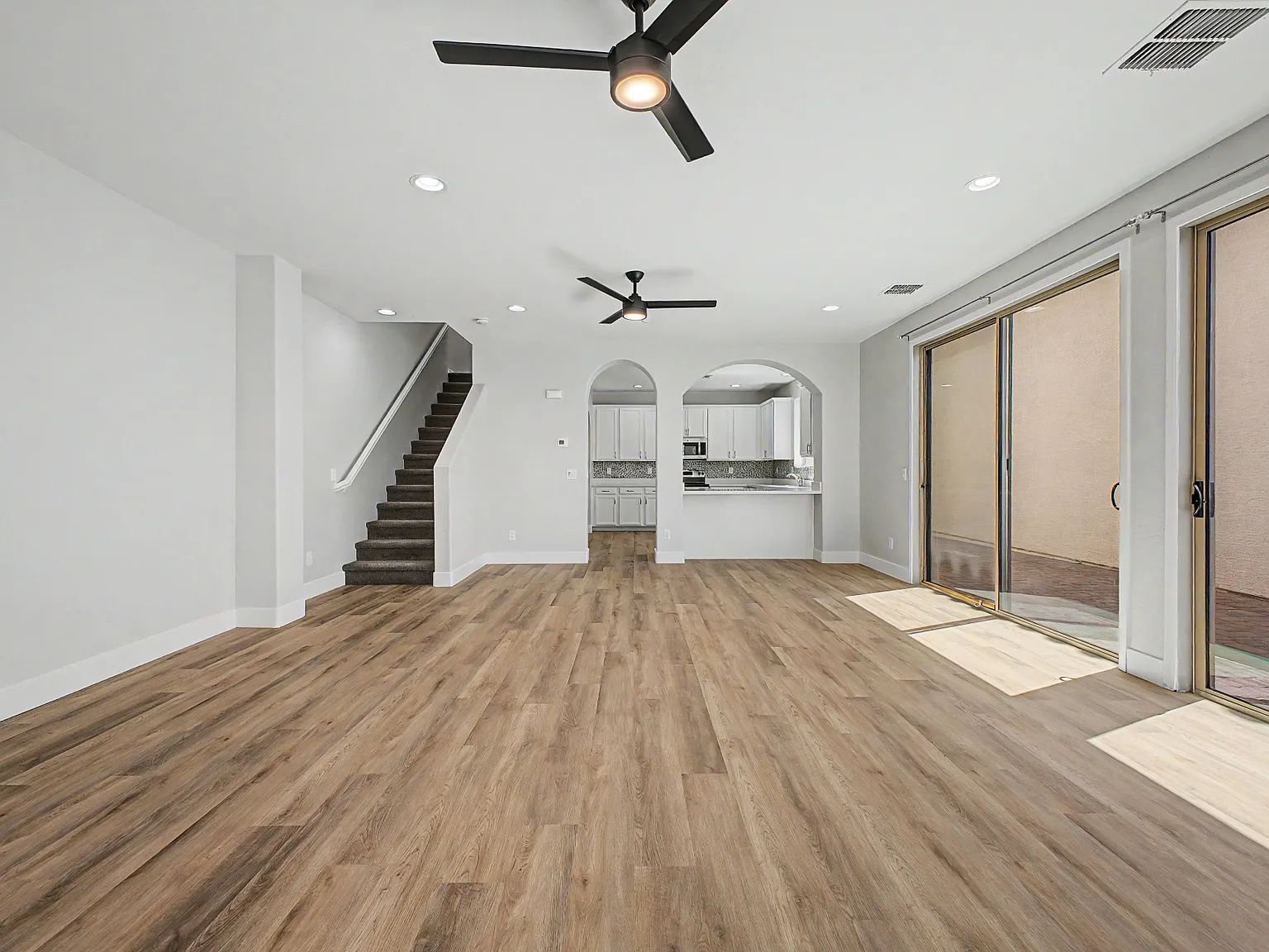 2934 N 71st Pl — Photo 3