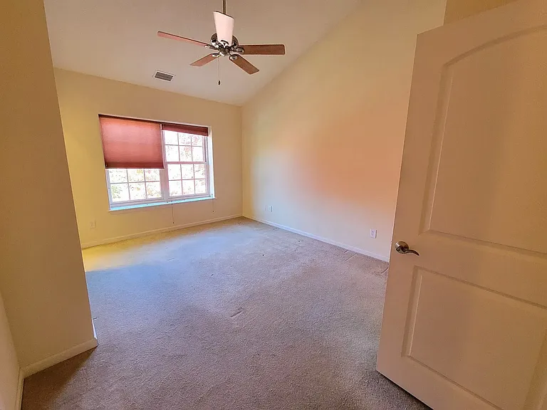 bedroom image 5