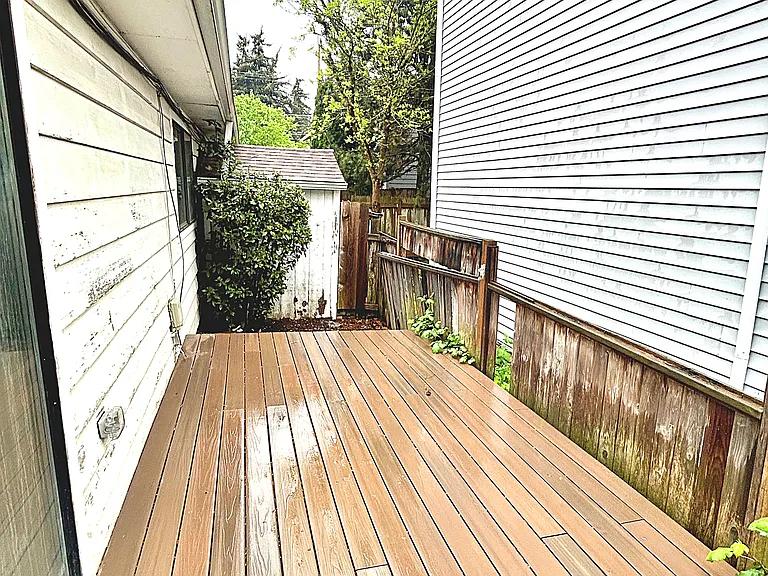 13942 SE Division St — Photo 29